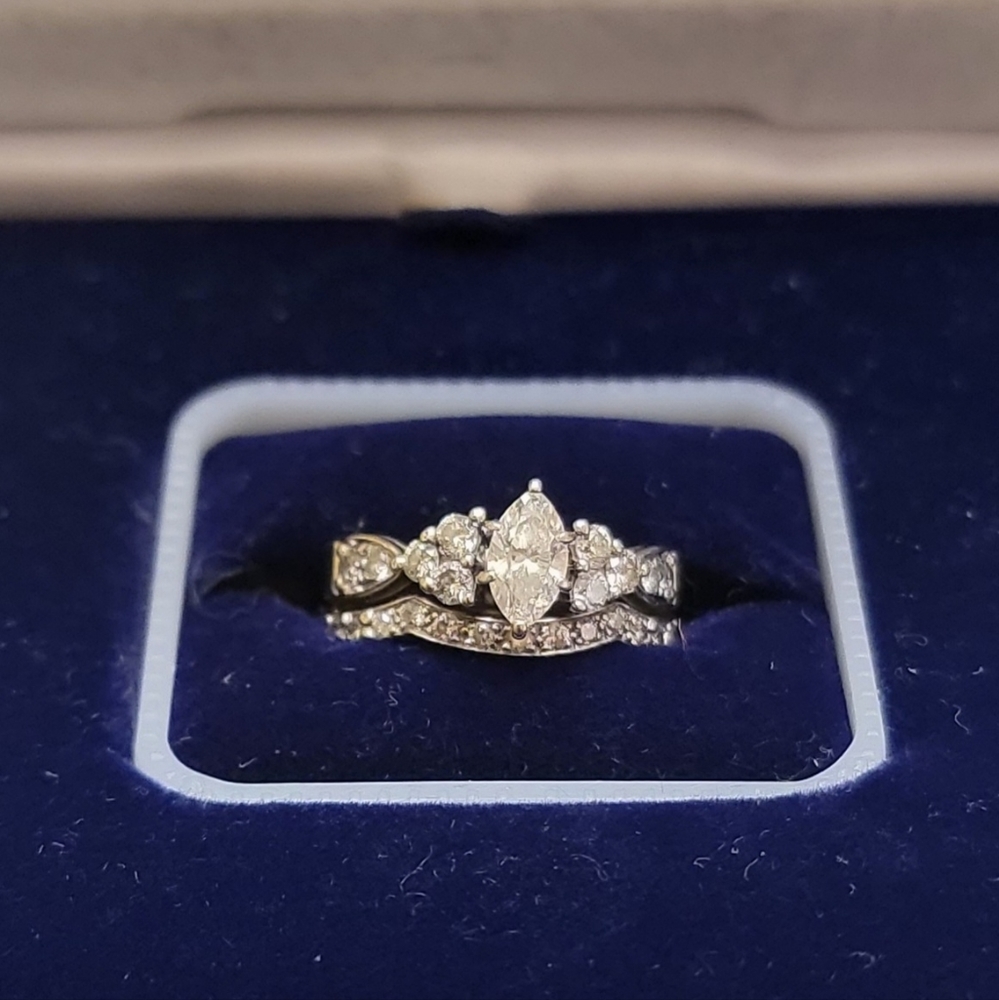 JAGi Certified 14k White Gold Marquise Cut Diamond ring